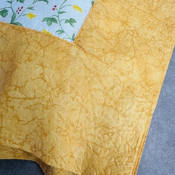 Jose Houel Paris France Taffetas Floral Crinkle Tablecloth Square 65 x 65” - Picture 4 of 7